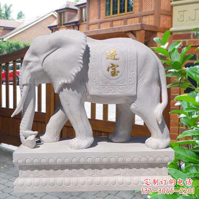 广西雕刻大象精致的艺术品