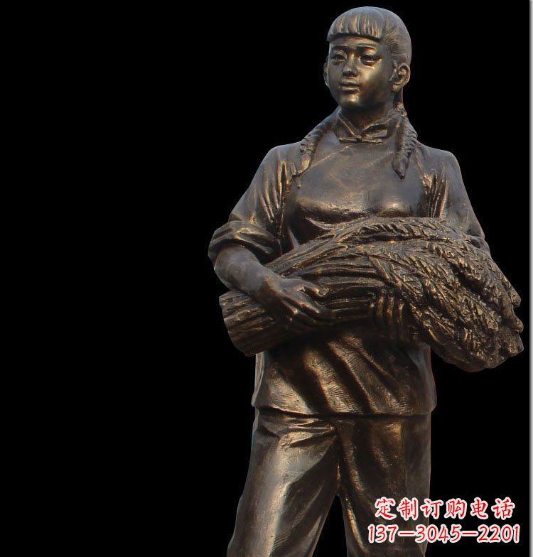 广西抱着稻谷的女人农场人物铜雕