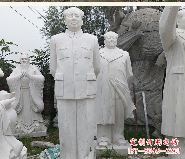 广西新一代中国政治精神的象征——“背手的毛主席”石雕