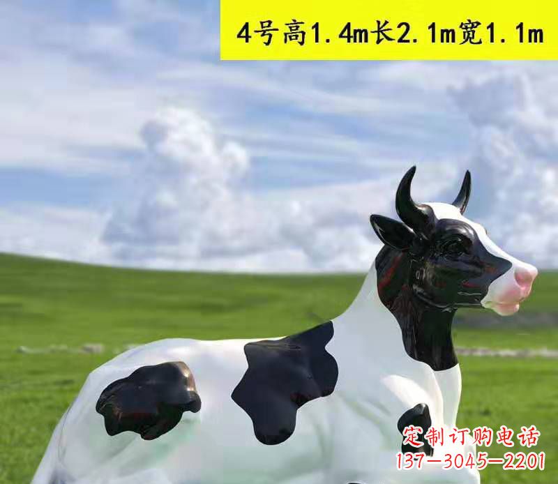 广西玻璃钢彩绘黑白奶牛雕塑