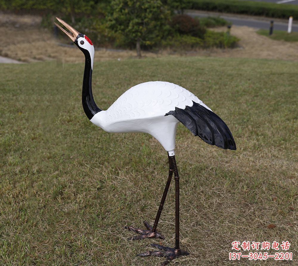 广西玻璃钢雕塑仙鹤——灵动飞翔的艺术之美