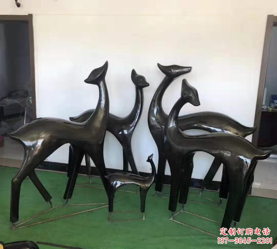 广西玻璃钢仿铜鹿雕塑完美点缀庭院景观