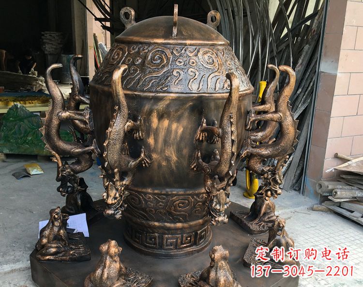 广西玻璃钢仿铜地动仪雕塑中国古代文化精髓