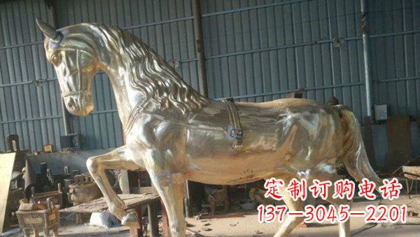 广西玻璃钢仿铜动物雕塑——给马公园带来活力