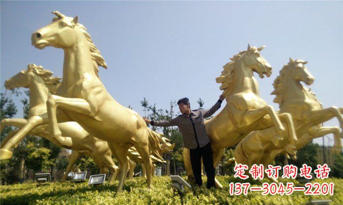 广西高雅而古典的玻璃钢马雕塑