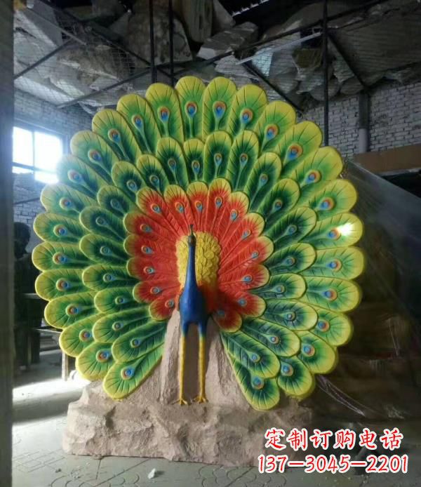 广西玻璃钢制作的孔雀雕塑