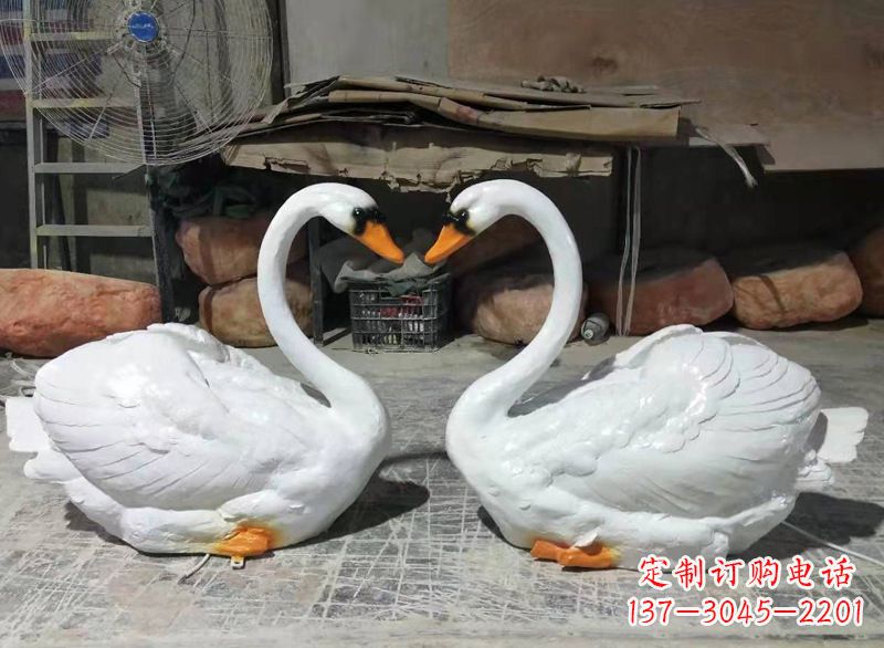 广西玻璃钢仿真发光天鹅雕塑
