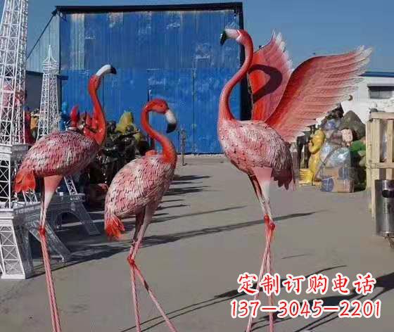 广西火烈鸟雕塑以玻璃钢创造精美的景观雕塑