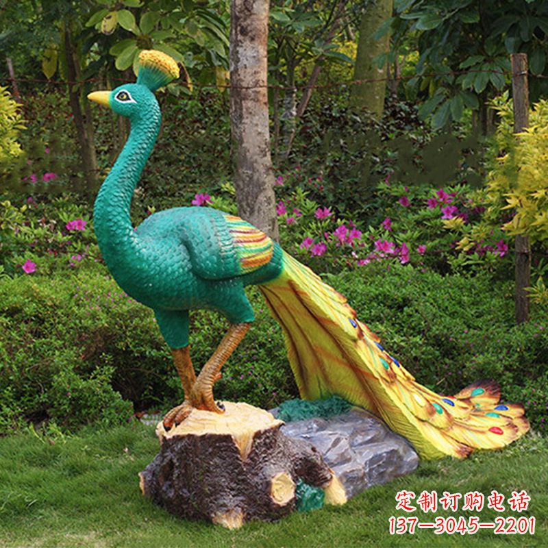 广西玻璃钢制作的孔雀雕塑