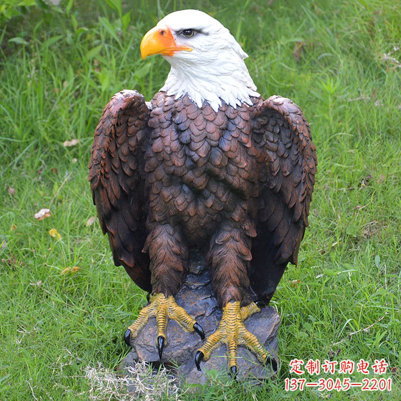 广西玻璃钢老鹰雕塑传统与现代的完美结合