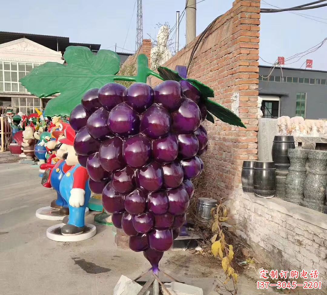 广西仿真玻璃钢葡萄雕塑