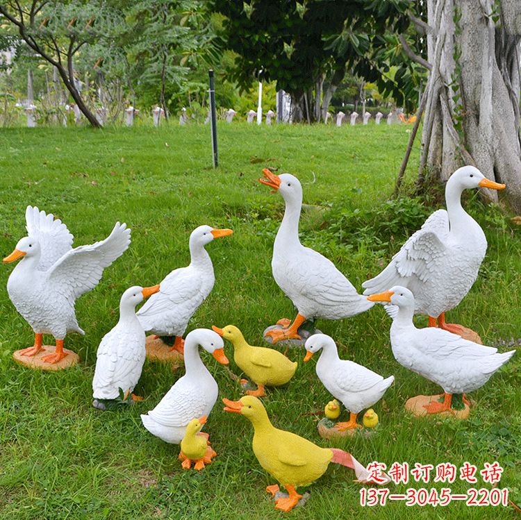 广西玻璃钢仿真动物雕塑——漫步田园风情