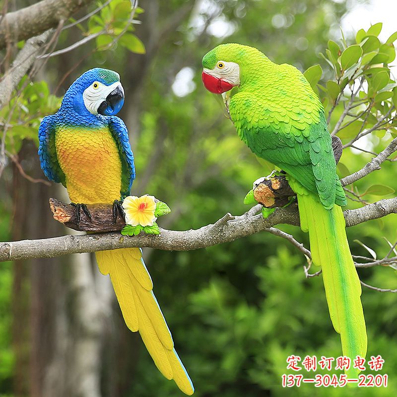 广西精美玻璃钢鹦鹉雕塑,点缀公园美景