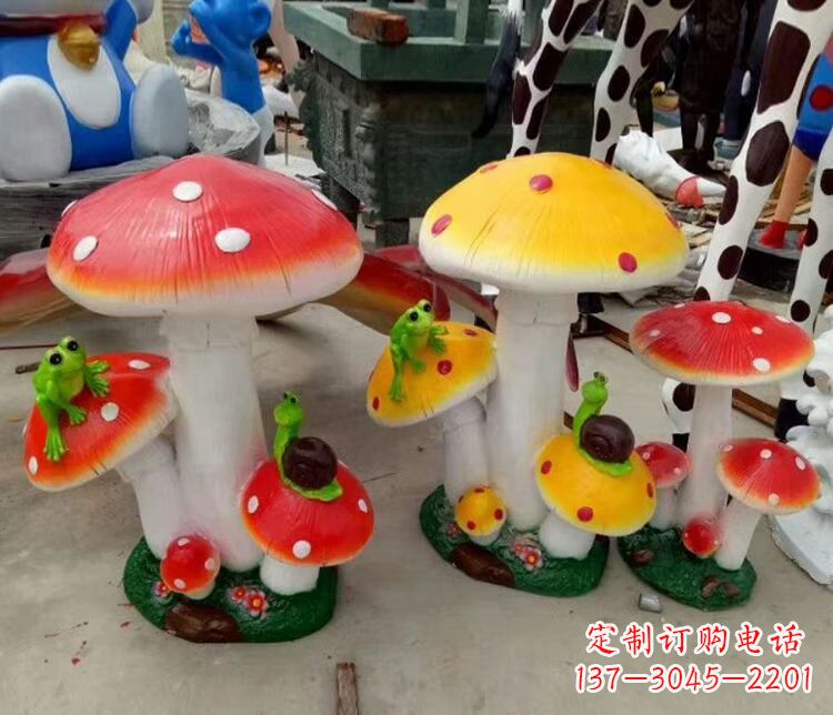 广西玻璃钢蘑菇雕塑精美多彩