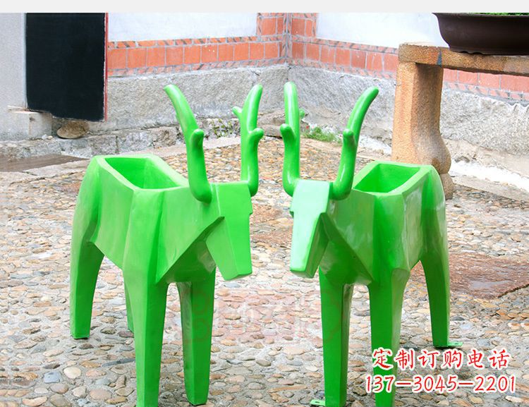 广西玻璃钢几何花盆雕塑——给动物们一个温暖的家