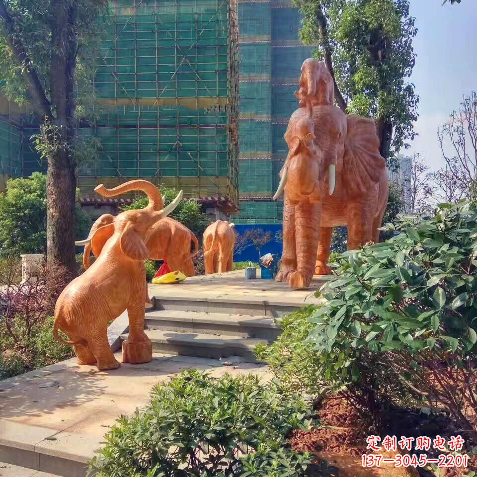广西玻璃钢卡通大象雕塑——给小区园林带来活力