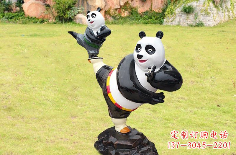 广西玻璃钢卡通熊猫雕塑的艺术之美