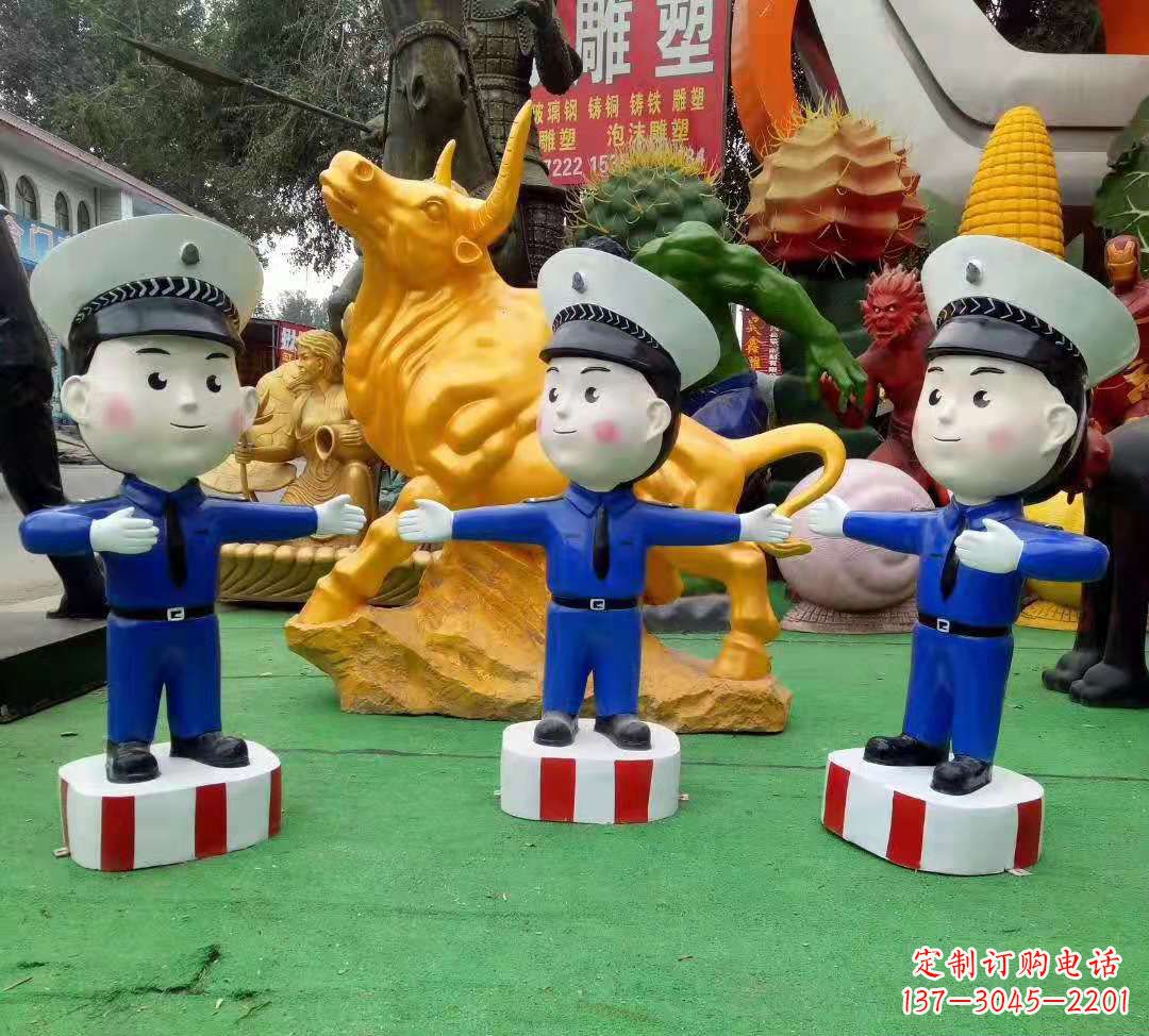广西玻璃钢制作的交通警察雕塑
