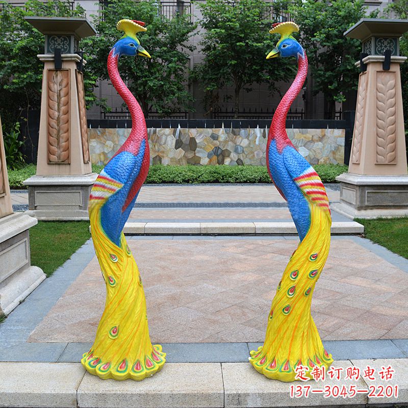 广西玻璃钢制精美孔雀雕塑