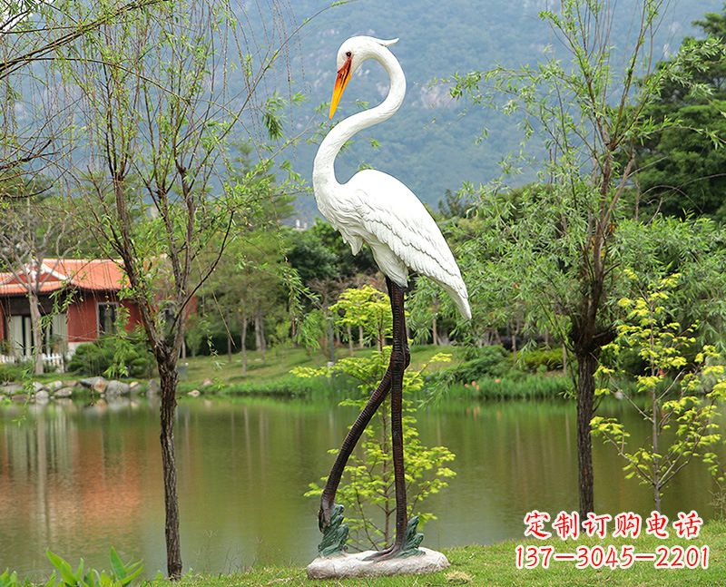 广西玻璃钢仙鹤雕塑——传承中国传统文化