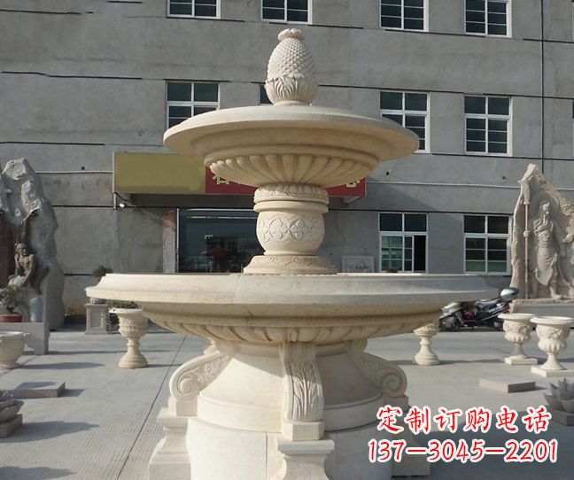 广西菠萝雕塑点缀小区景观的精美艺术品