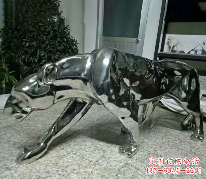 广西精美绝伦的不锈钢豹子雕塑