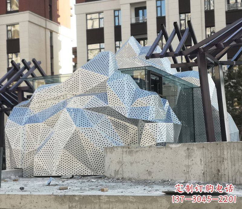广西不锈钢假山雕塑给空间带来更多活力