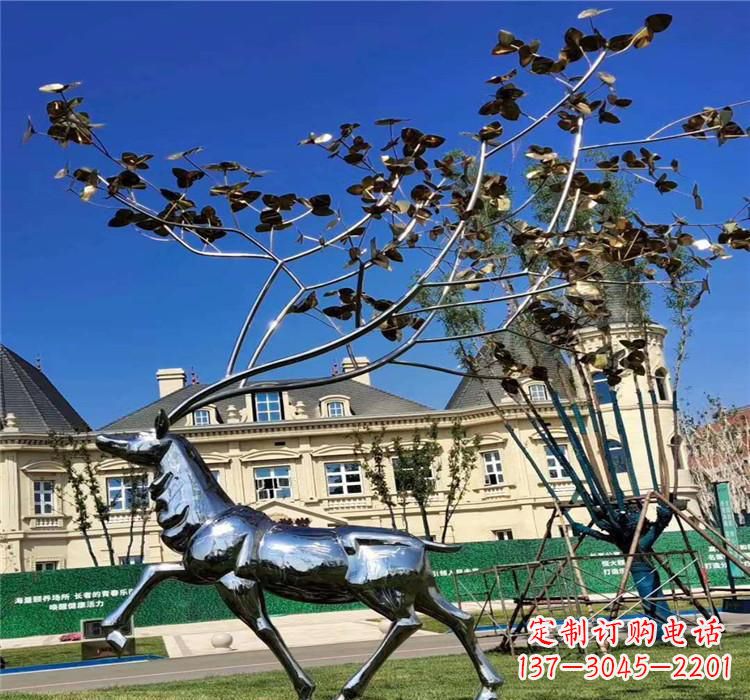 广西不锈钢梅花鹿雕塑精美而又经久不衰