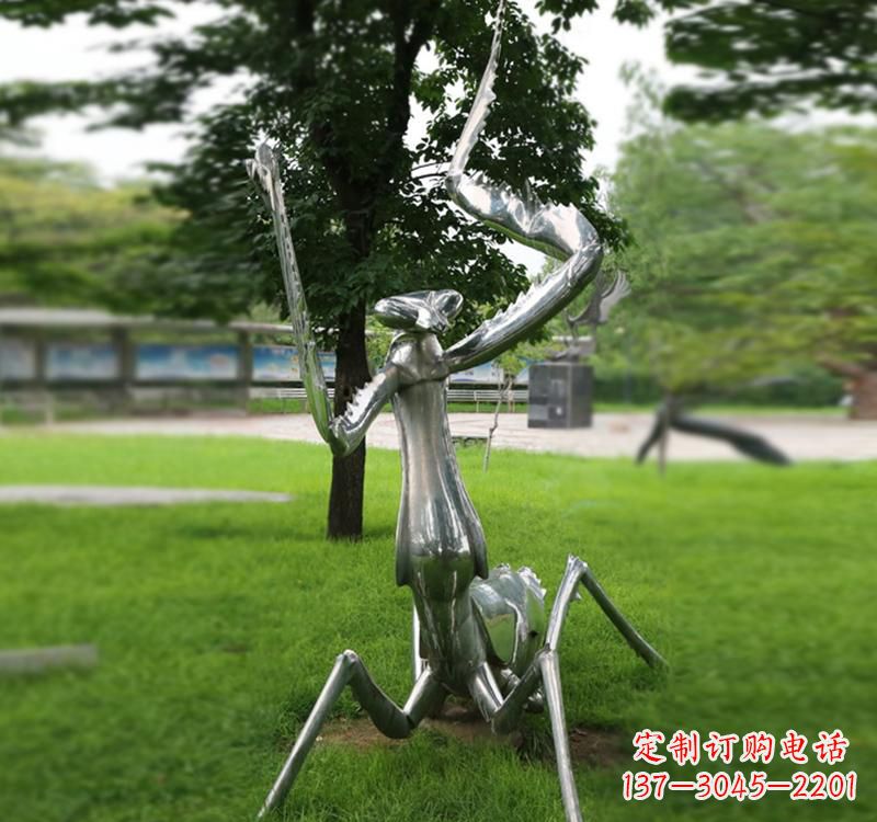 广西不锈钢螳螂雕塑精致美观的艺术品
