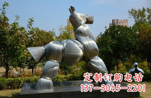 广西不锈钢草扎马雕塑艺术精彩绽放