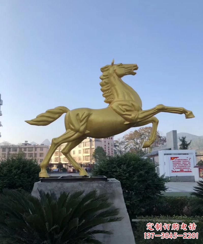 广西不锈钢城市广场的马雕塑——一个给城市带来新鲜感的艺术作品