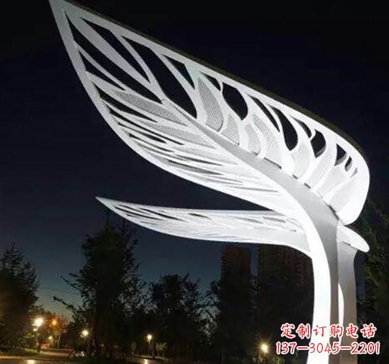 广西不锈钢树叶雕塑点缀城市景观