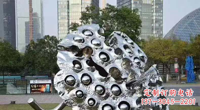 广西不锈钢城市的莲蓬雕塑