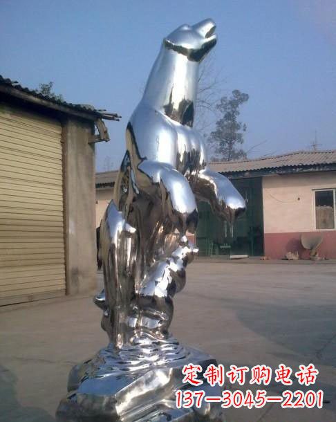 广西不锈钢北极熊雕塑雕刻精美、经久耐用