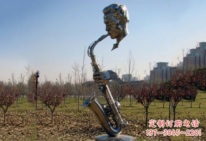 广西静谧而神秘的不锈钢萨克斯雕塑