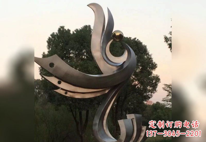 广西不锈钢凤凰雕塑象征着活力与美丽