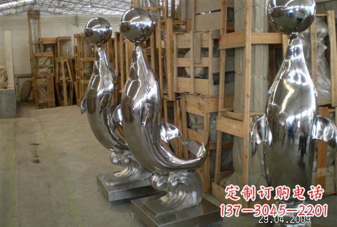 广西不锈钢海豚顶球雕塑