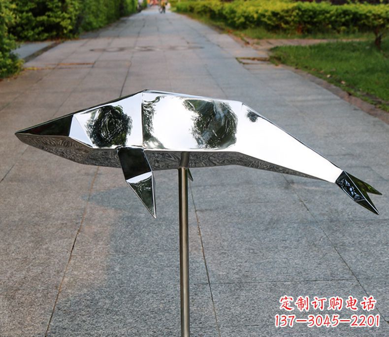 广西不锈钢海豚雕塑令人惊叹的精致艺术品