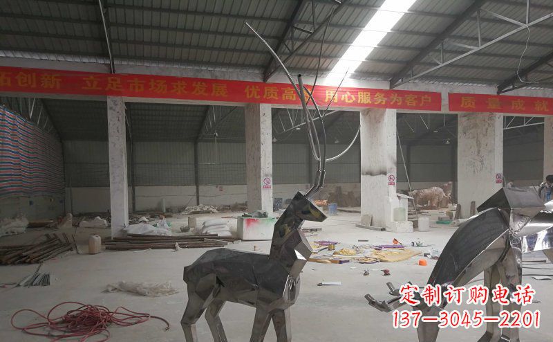 广西不锈钢麋鹿雕塑静谧美丽的自然之美