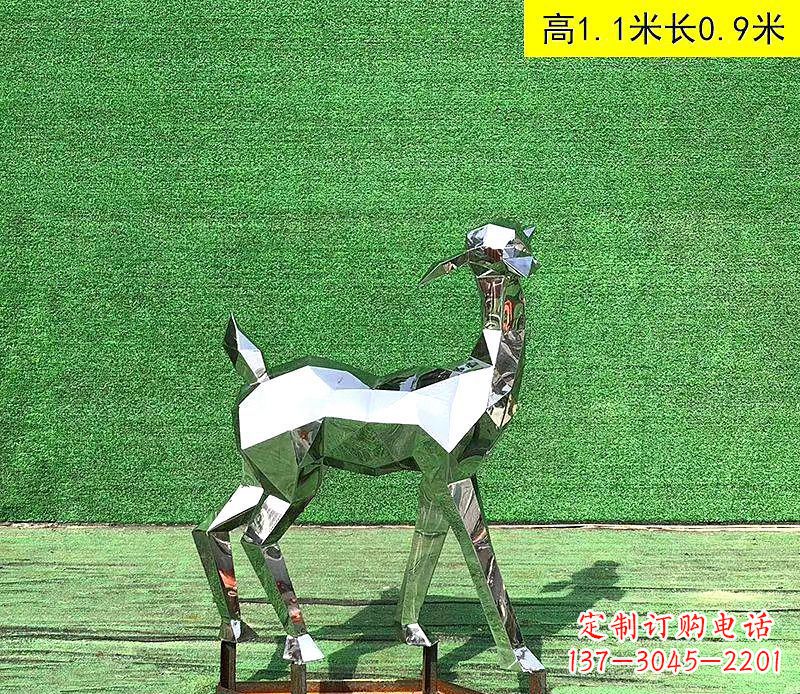 广西不锈钢小鹿雕塑精致而可爱