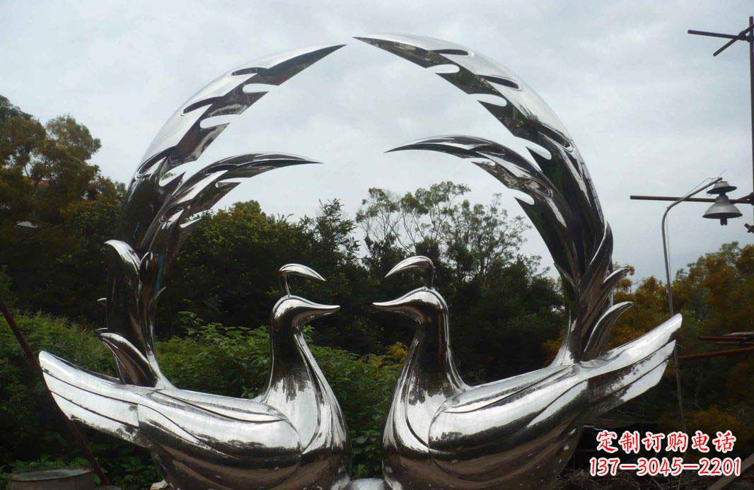 广西不锈钢孔雀雕塑浪漫与灵动