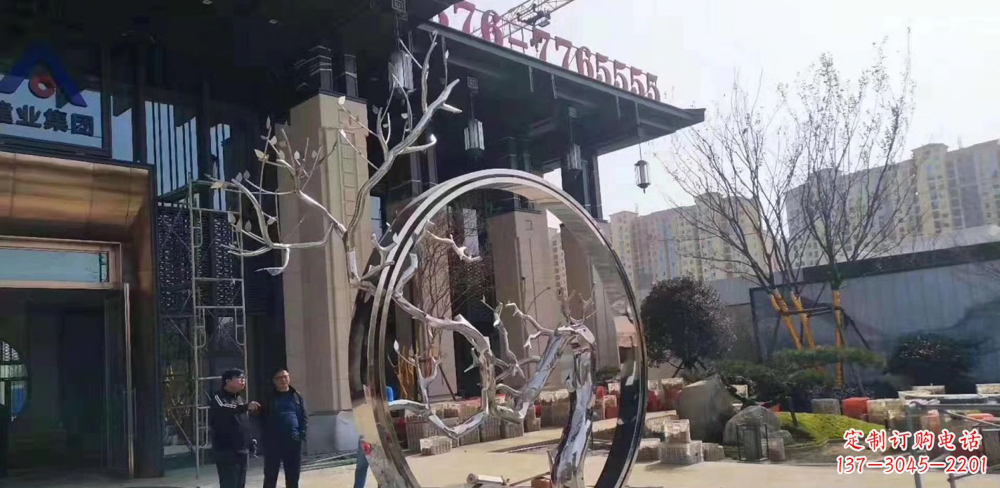 广西不锈钢抽象镜面圆环雕塑