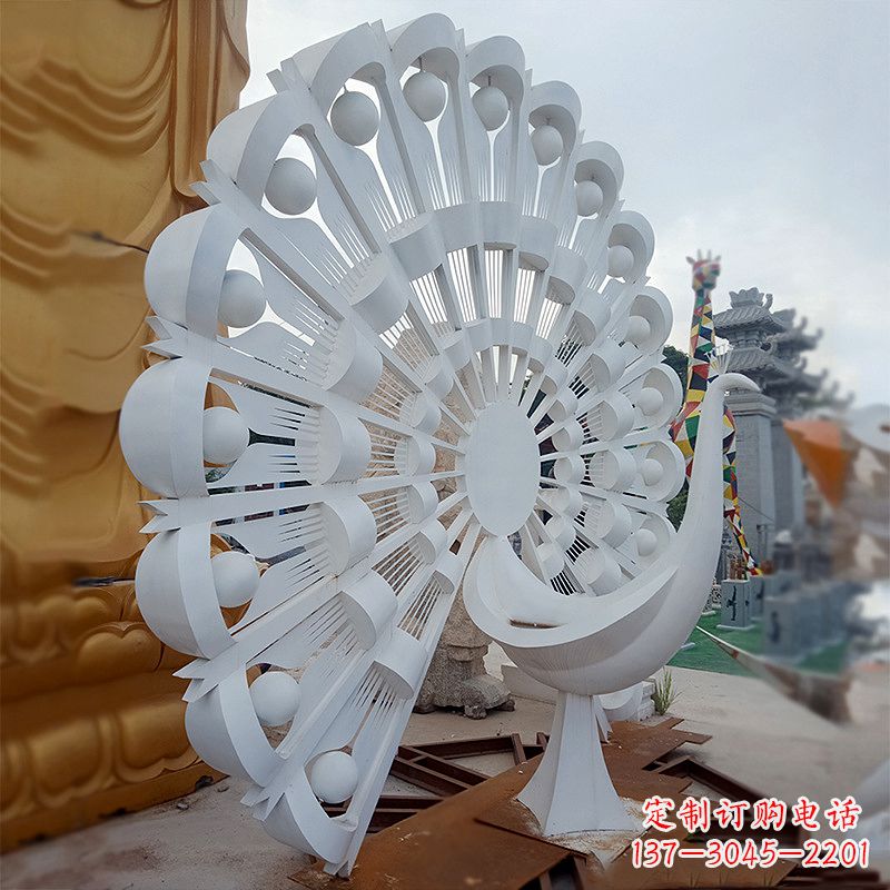 广西不锈钢孔雀雕塑精美雕刻的艺术精品