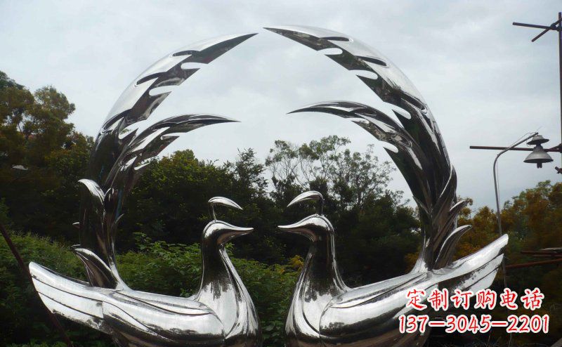 广西不锈钢制作的孔雀雕塑
