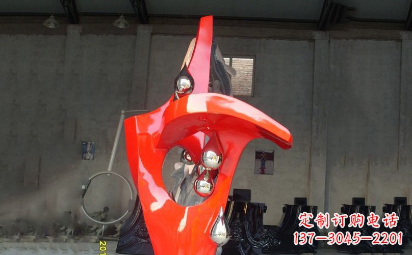广西不锈钢水滴雕塑美丽动人