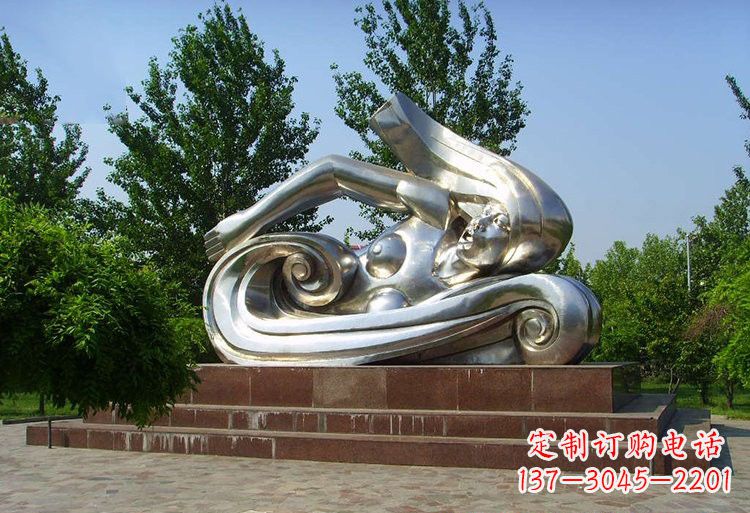 广西浪漫游泳不锈钢女孩雕塑