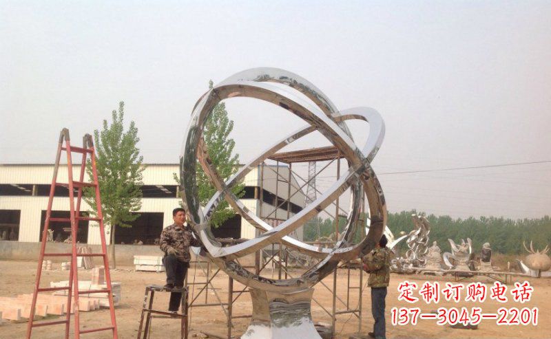 广西不锈钢抽象圆环雕塑。