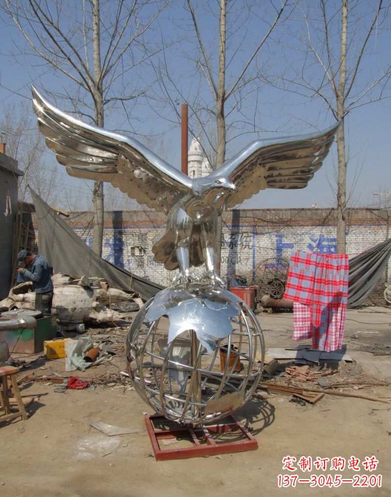 广西老鹰雕塑不锈钢大展鸿图