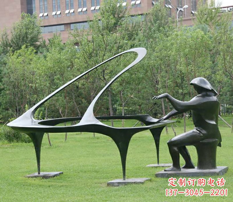 广西不锈钢钢琴雕塑——激发人们心中的音乐