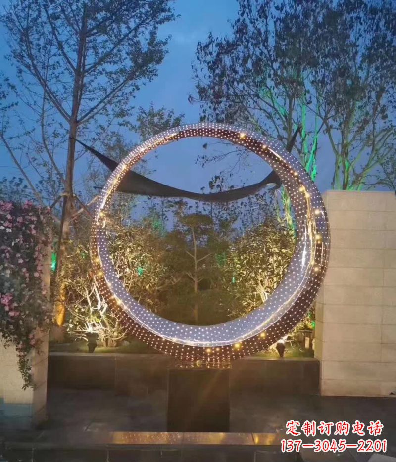 广西不锈钢圆环雕塑艺术与环境的完美结合